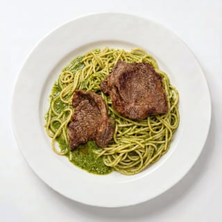 Green Spaghetti with Meat